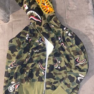 Bape hoodie M